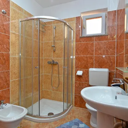 With Parking Space - 21036 Pola