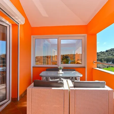 Appartamento With Parking Space - 21036